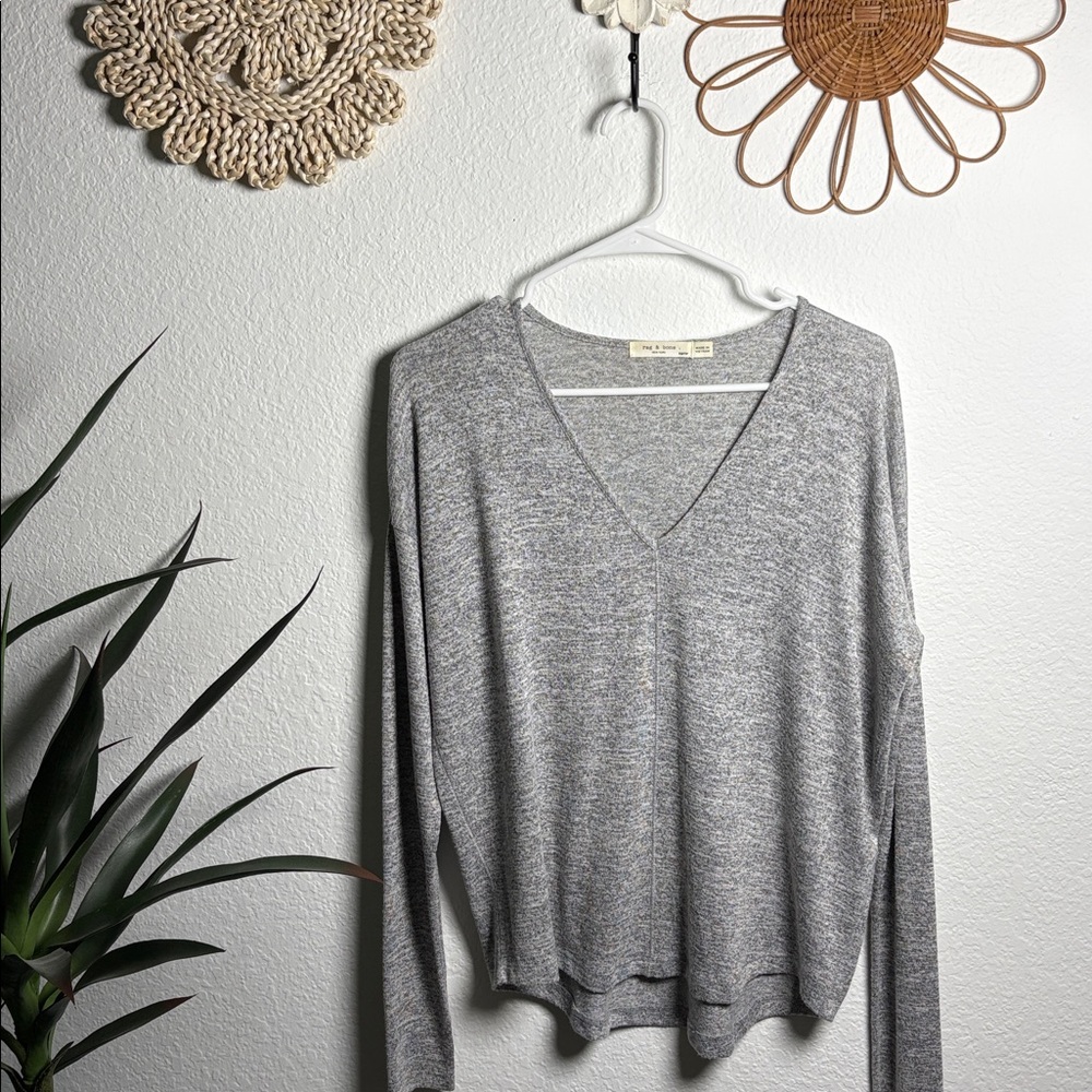 rag & bone The Bias Rib Knit Long Sleeve V-Neck Top - Picture 3 of 4
